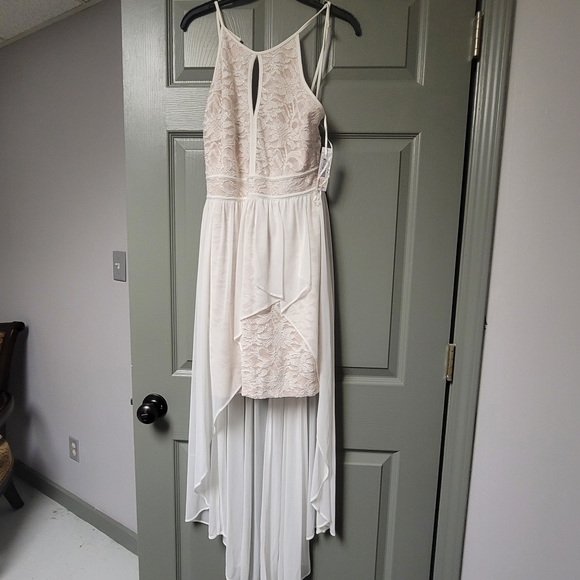 Dress - Picture 2 of 3